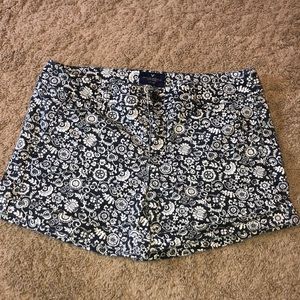 American Eagle Printed Midi Shorts - Size 6